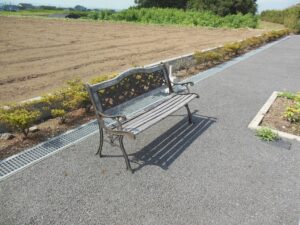 駐車場ベンチ2